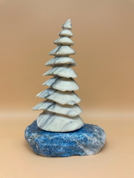 Binntree auf Ultramarin-Lapis